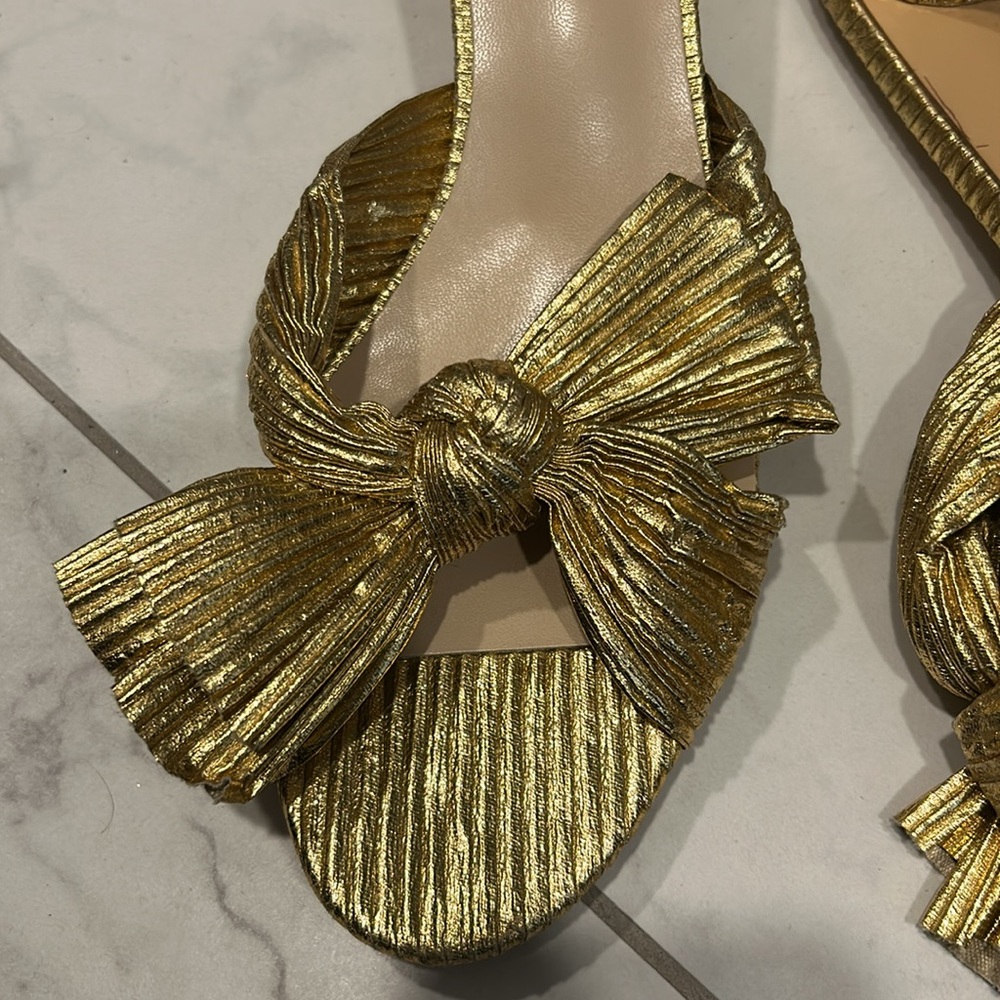 Gold platform crushed bow 42 10 slide on